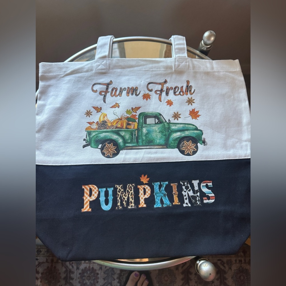Black and white tote fall bag